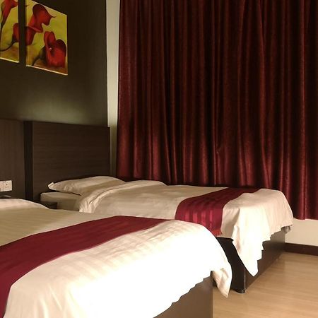 Oyo 89908 Hotel Kensington Sandakan Exterior photo