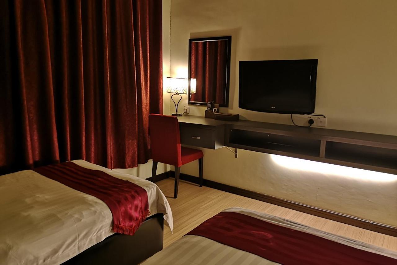 Oyo 89908 Hotel Kensington Sandakan Exterior photo