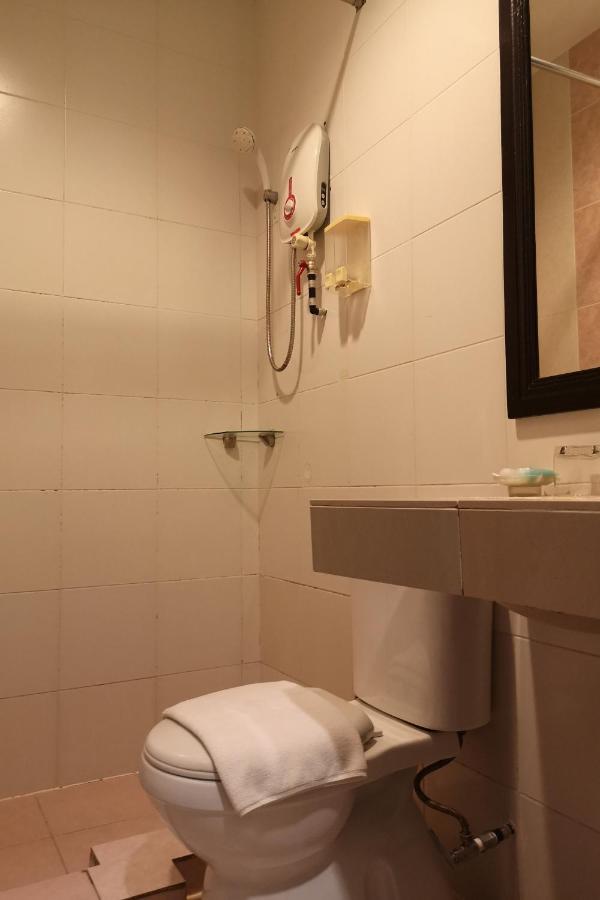 Oyo 89908 Hotel Kensington Sandakan Exterior photo