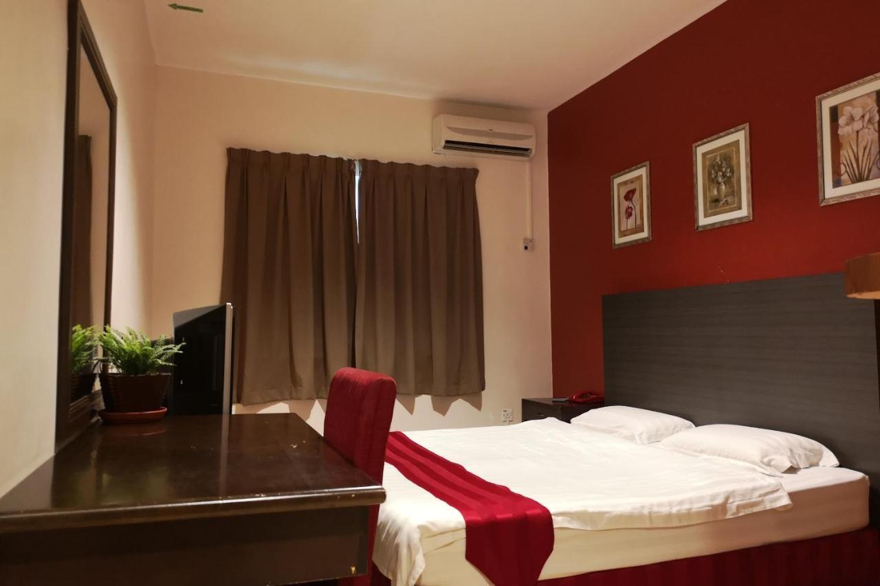 Oyo 89908 Hotel Kensington Sandakan Exterior photo