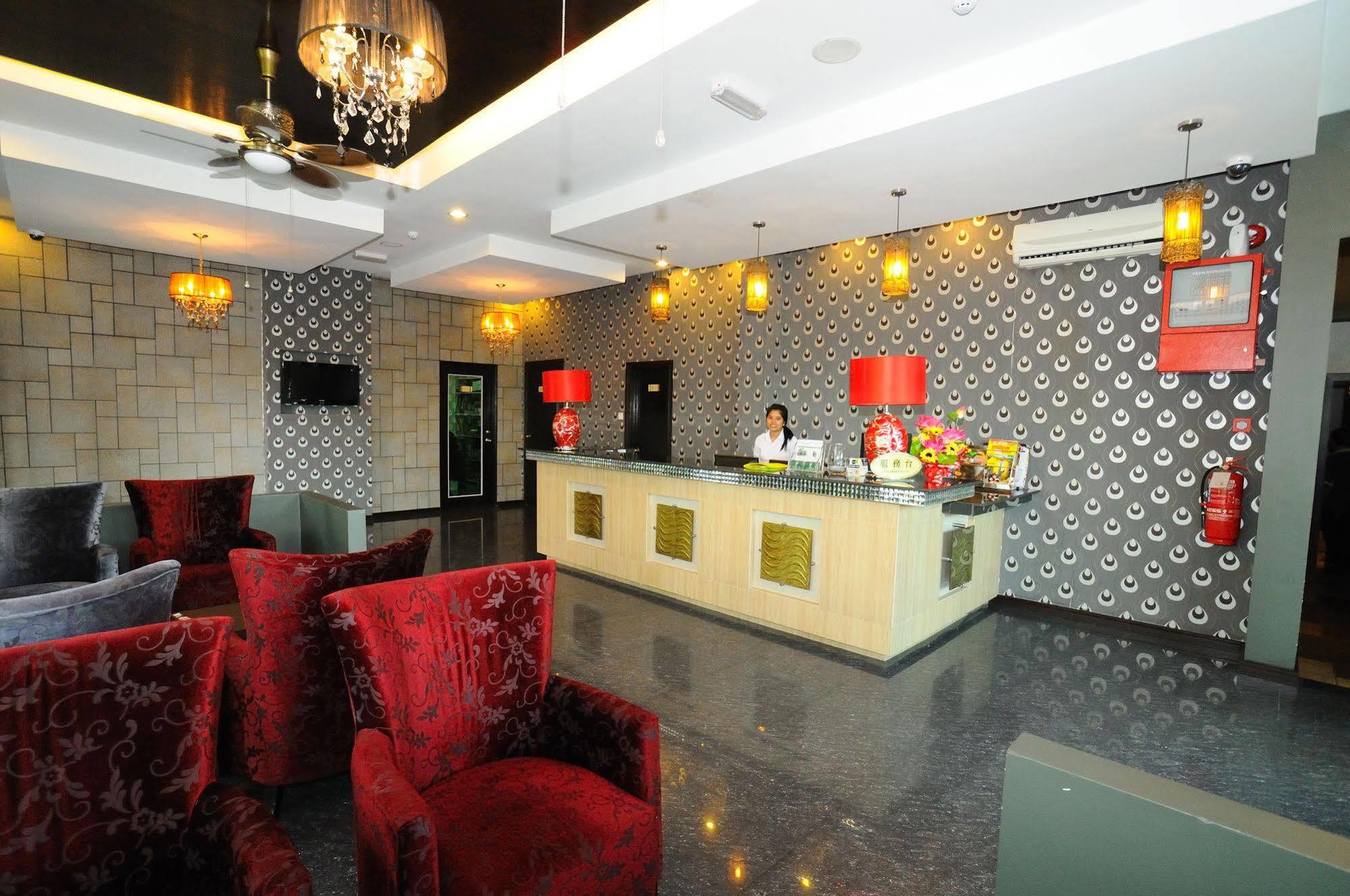 Oyo 89908 Hotel Kensington Sandakan Exterior photo
